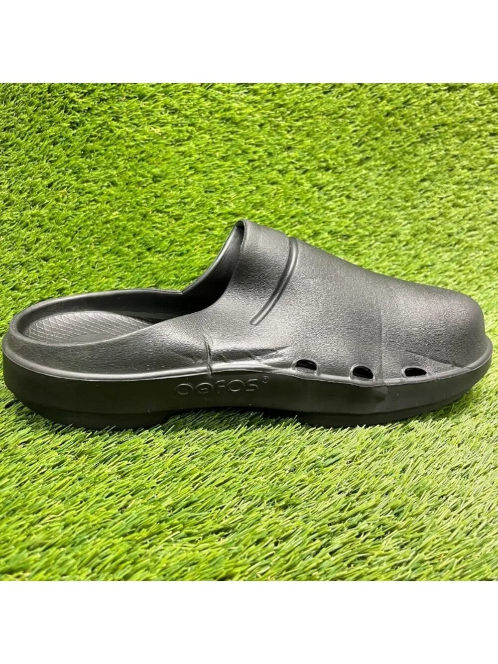 OOFOS OOcloog Clog Mens Size 11 Black Beach Outdoor Slip On Recovery Sandals
